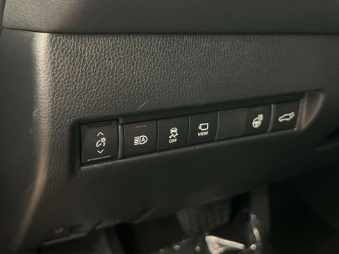 Used 2023 Toyota Venza Limited AWD/4WD image 26