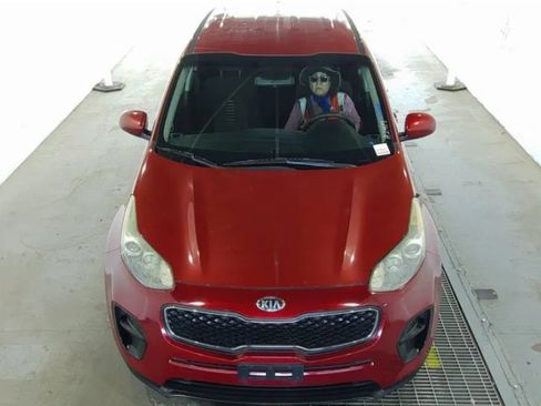 Used 2018 Kia Sportage LX FWD image 3