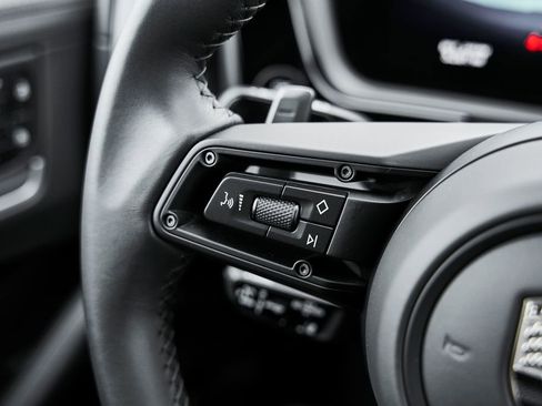 Used 2026 Porsche Cayenne Turbo image 58