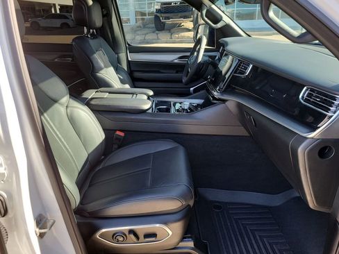 Used 2023 Jeep Wagoneer Series II image 29