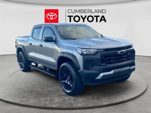 Used 2024 Chevrolet Colorado Trail Boss w/ Technology Package AWD/4WD image 7