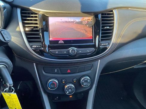 Used 2021 Chevrolet Trax LT image 20