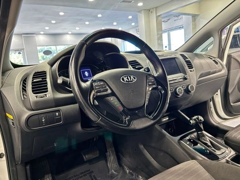Used 2017 Kia Forte S FWD image 9