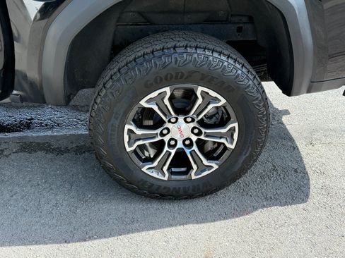 Used 2023 GMC Canyon AT4 w/ AT4 Premium Package AWD/4WD image 10