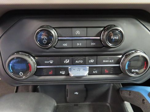 Used 2024 Ford Bronco Wildtrak image 41