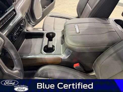 Used 2024 Chevrolet Silverado 2500 High Country w/ High Country Premium Package image 19