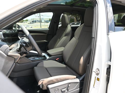 Used 2025 Audi Q5 Premium Plus w/ Premium Plus AWD/4WD image 15