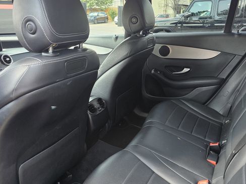 Used 2019 Mercedes-Benz GLC 300 w/ Premium Package image 20