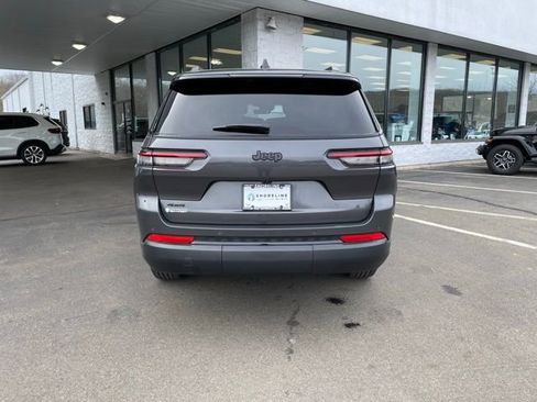 Used 2025 Jeep Grand Cherokee L Altitude AWD/4WD image 6