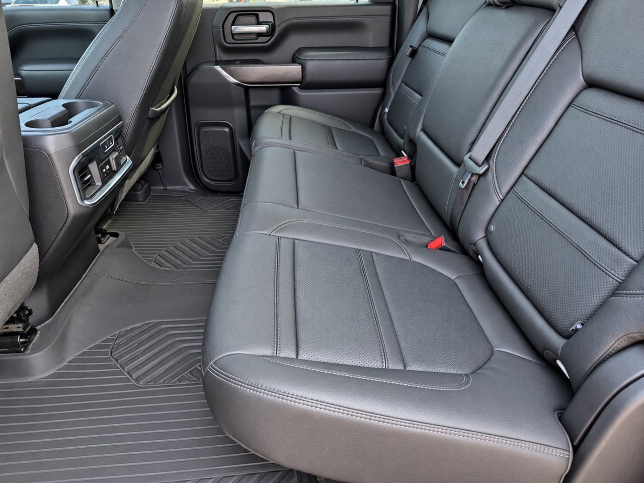 Certified 2020 GMC Sierra 2500 Denali w/ Denali Ultimate Package AWD/4WD image 29