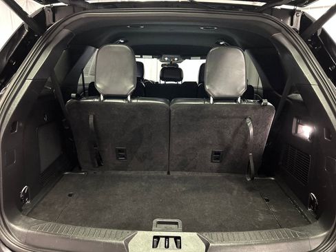 Used 2025 Ford Explorer ST-Line w/ ST-Line Street Pack image 25