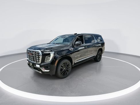 New 2026 GMC Yukon XL Denali w/ Sun & Power Step Package RWD image 4