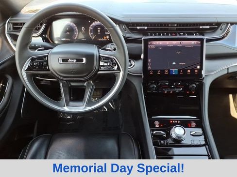 Used 2023 Jeep Grand Cherokee Overland w/ Luxury Tech Group IV AWD/4WD image 12