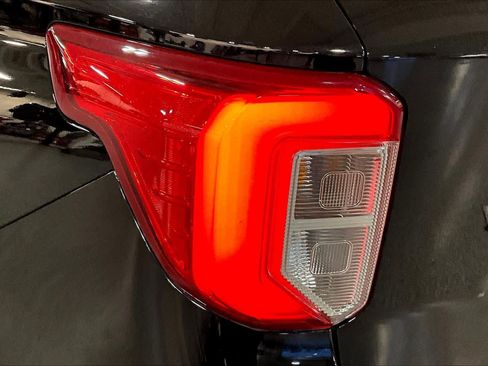 Used 2021 Ford Explorer XLT w/ Equipment Group 202A RWD image 31