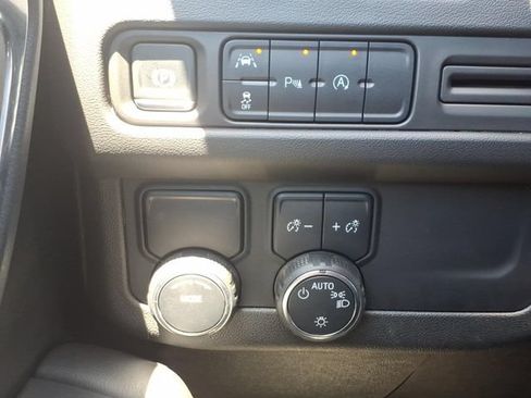 Used 2024 Chevrolet Tahoe LT RWD image 8