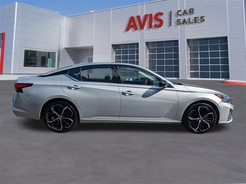 Used 2025 Nissan Altima 2.5 SR image 5