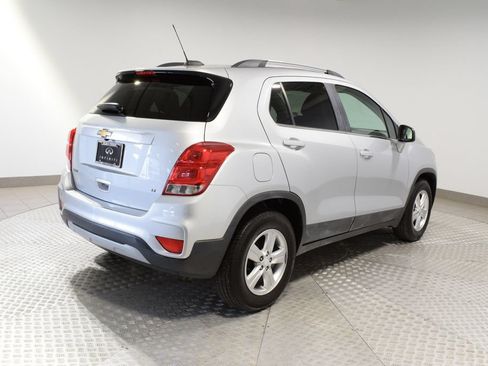 Used 2020 Chevrolet Trax LT FWD image 9
