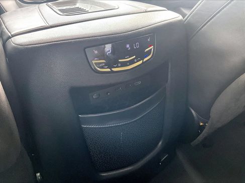 Used 2019 Cadillac Escalade Platinum AWD/4WD image 12