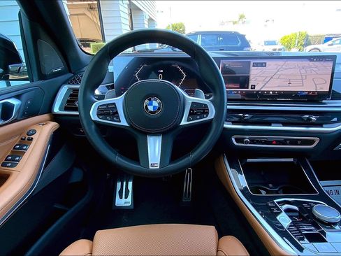 Used 2024 BMW X5 xDrive40i w/ M Sport Package AWD/4WD image 13
