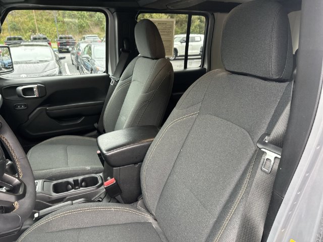 Used 2024 Jeep Wrangler Unlimited AWD/4WD image 22