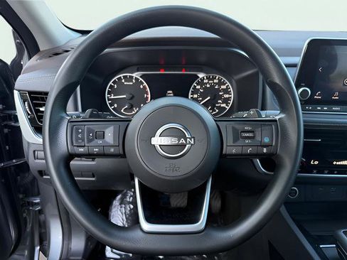 Used 2022 Nissan Rogue SV FWD image 13