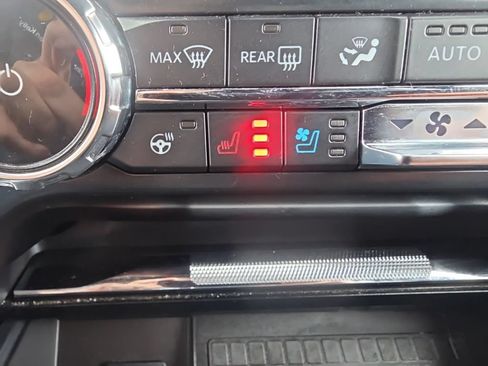 Used 2022 Ford F150 Lariat w/ Equipment Group 502A High AWD/4WD image 8