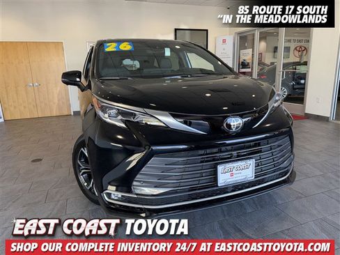 Certified 2026 Toyota Sienna Platinum AWD/4WD image 1