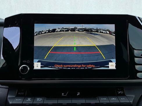 Used 2025 Toyota Camry SE w/ Convenience Package image 31