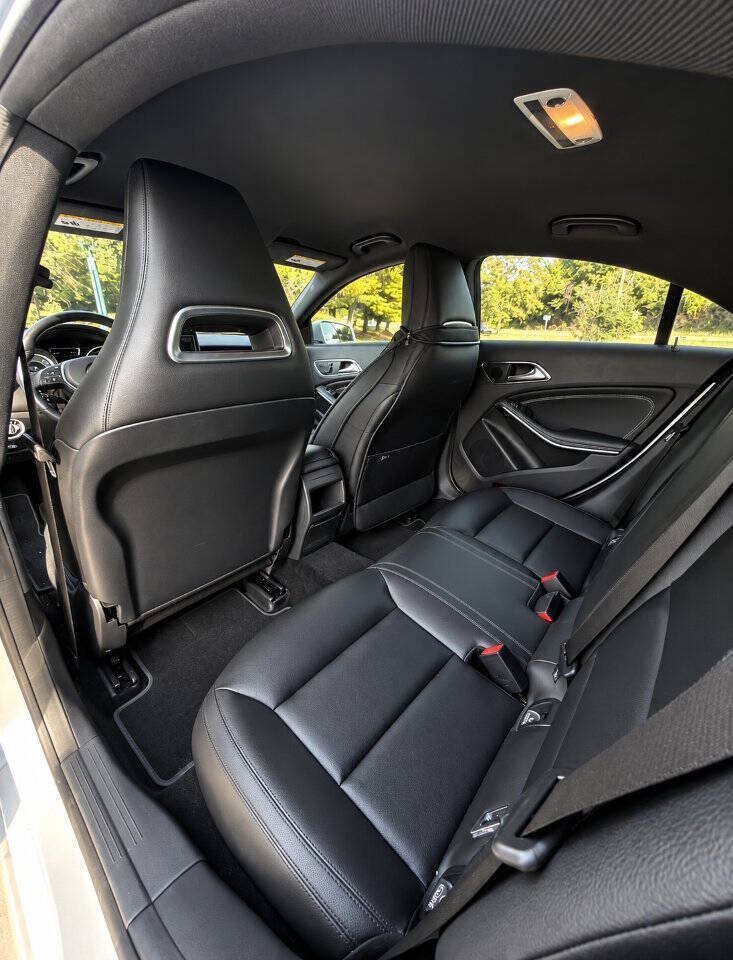 Used 2014 Mercedes-Benz CLA 250 image 7