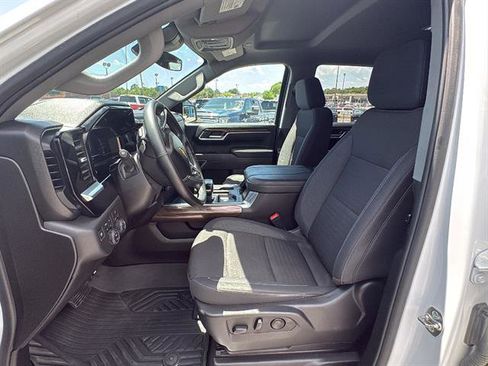 Used 2025 Chevrolet Silverado 1500 LT image 13