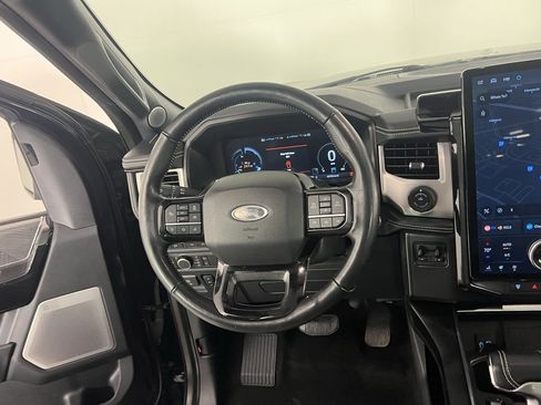 Used 2022 Ford F150 Lightning Platinum image 13