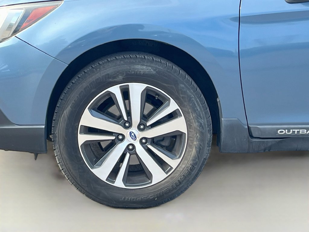 Used 2018 Subaru Outback 3.6R Limited w/ 50th Anniversary Edition AWD/4WD image 30