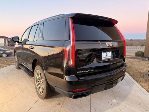 Used 2023 Cadillac Escalade Sport image 5