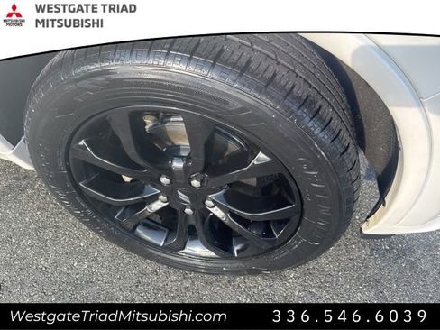 Used 2019 Dodge Durango SXT image 4