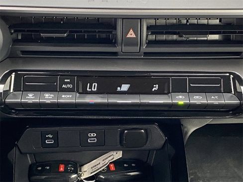Certified 2025 Toyota Prius LE image 29