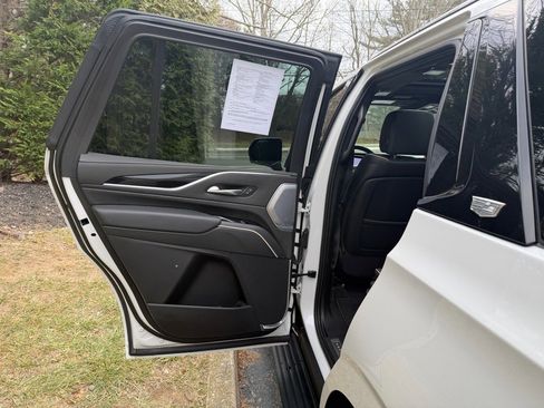 Used 2023 Cadillac Escalade Sport w/ LPO, ONYX Package image 17