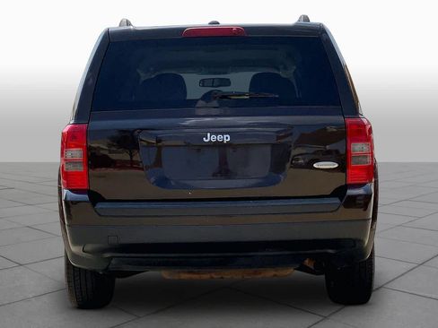 Used 2014 Jeep Patriot Latitude FWD image 5