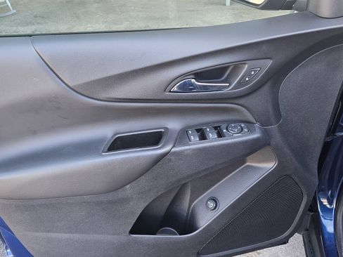 Used 2022 Chevrolet Equinox LT FWD image 11