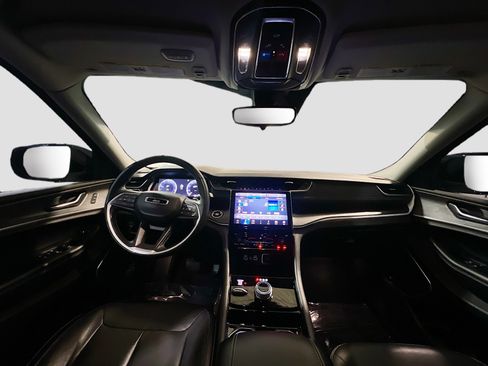Used 2022 Jeep Grand Cherokee L Limited w/ Black Appearance Package AWD/4WD image 17