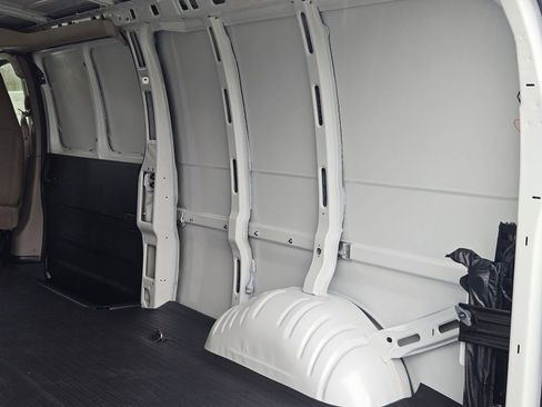 New 2025 Chevrolet Express 2500 Extended image 30