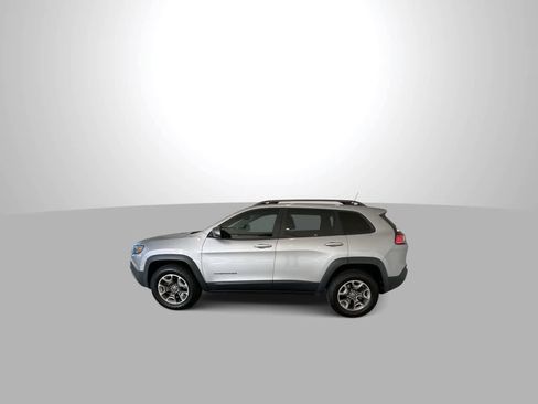Used 2019 Jeep Cherokee Trailhawk w/ Cold Weather Group AWD/4WD image 5