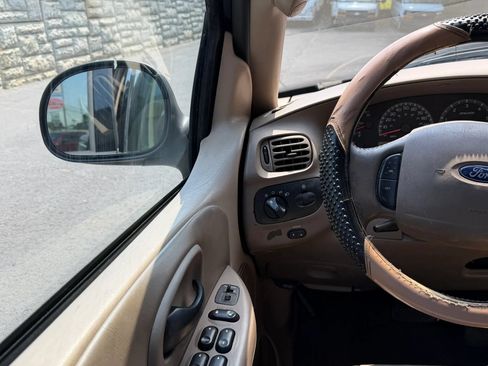 Used 2003 Ford F150 Lariat RWD image 19