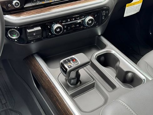 New 2026 GMC Sierra 1500 Elevation w/ Elevation Premium Package AWD/4WD image 18