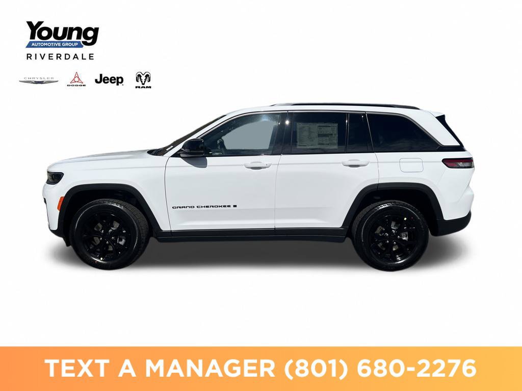 New 2026 Jeep Grand Cherokee Altitude AWD/4WD image 2