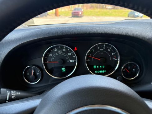 Certified 2017 Jeep Wrangler Unlimited Sahara w/ Connectivity Group image 20