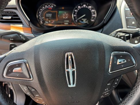 Used 2018 Lincoln MKC Select FWD image 16