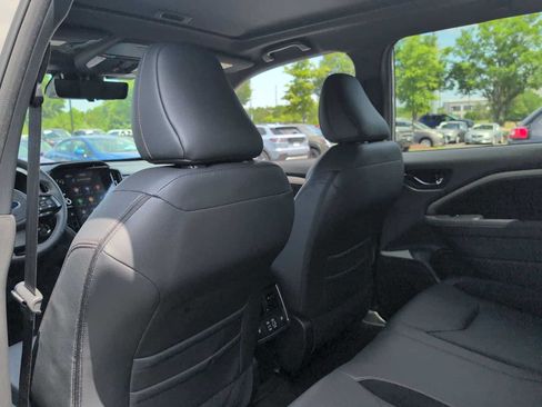 Used 2025 Subaru Forester Touring AWD/4WD image 18