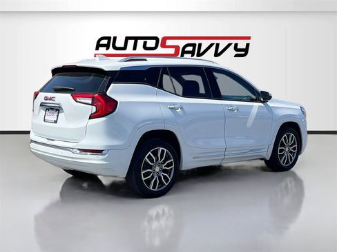 Used 2024 GMC Terrain Denali image 7