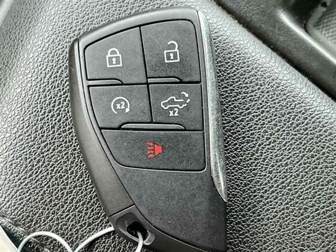 Used 2025 Chevrolet Silverado 1500 LT RWD image 27