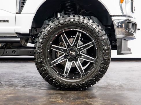 Used 2025 Ford F250 XLT w/ FX4 Off-Road Package AWD/4WD image 23